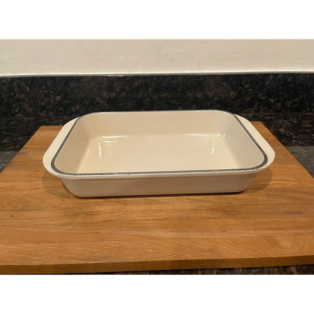 Le Creuset Enamel Cast Iron Baking Dish #30 off-white